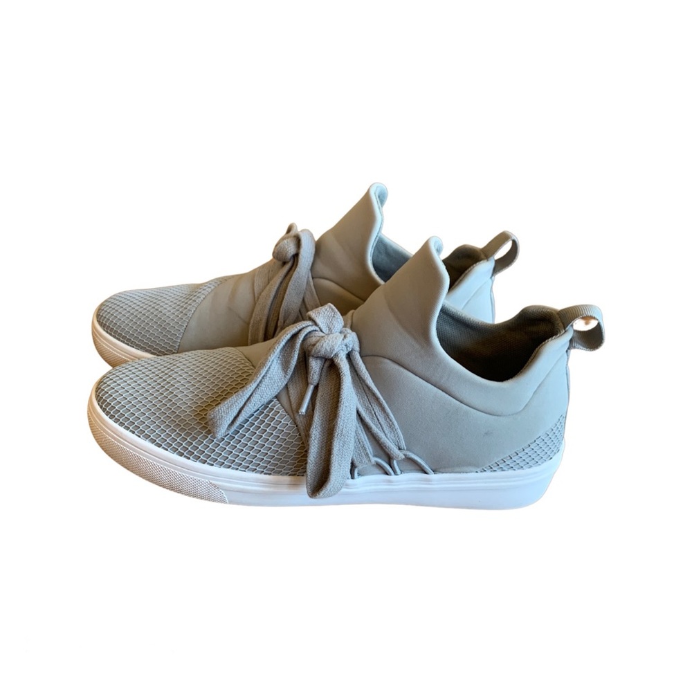 Steve Madden high top/ mid sneakers